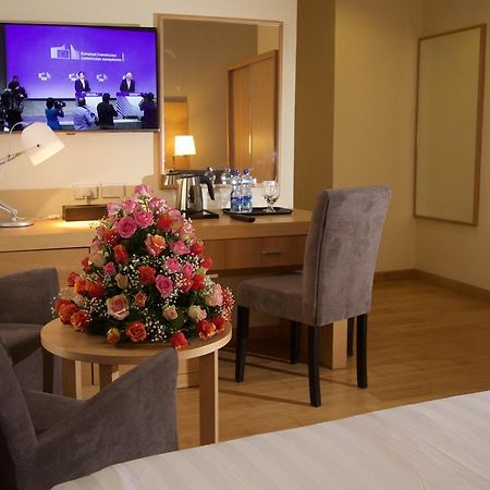 Yober Hotel Аддис-Абеба Экстерьер фото