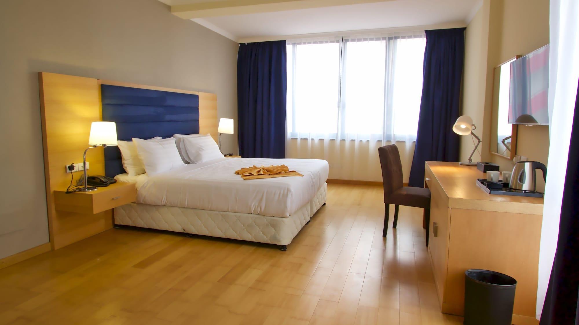 Yober Hotel Аддис-Абеба Экстерьер фото