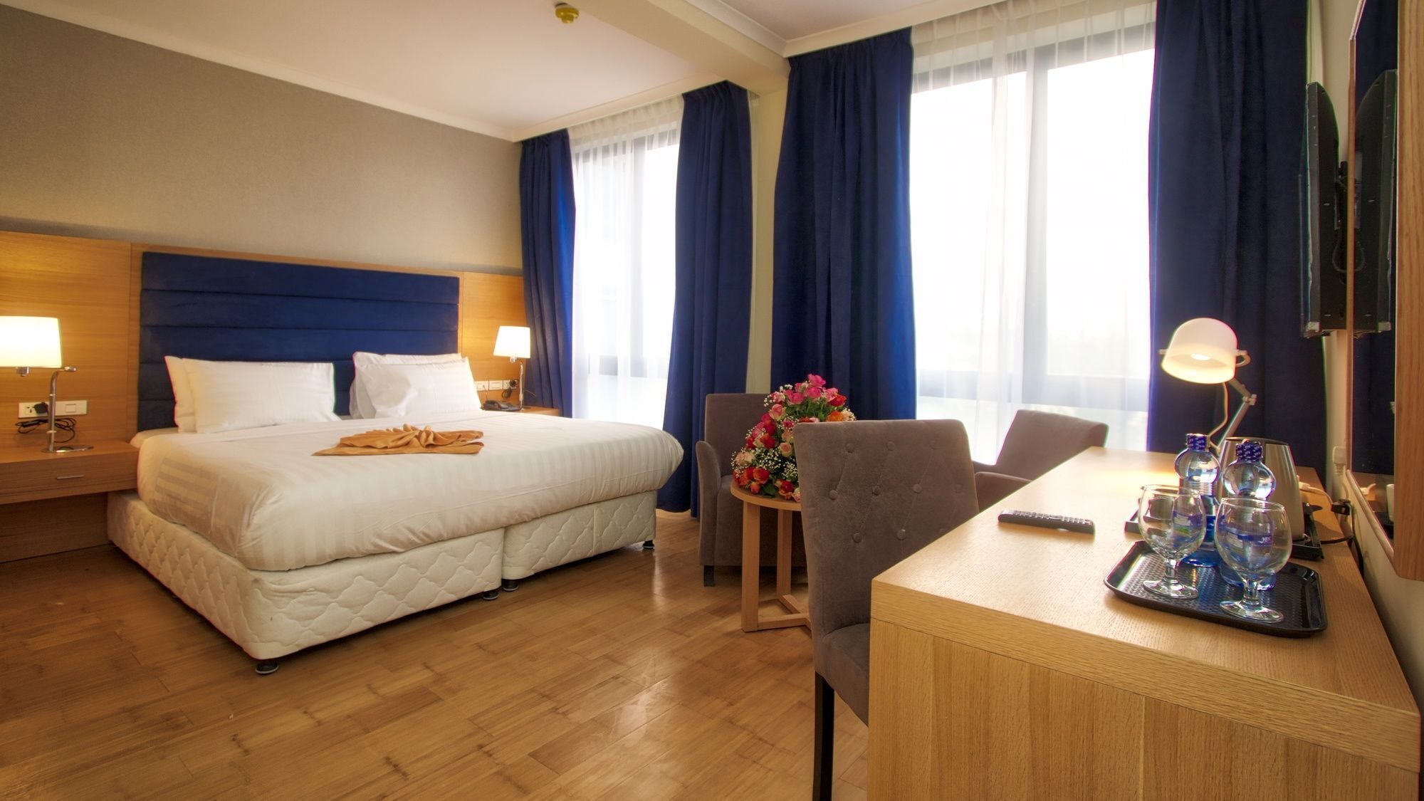 Yober Hotel Аддис-Абеба Экстерьер фото
