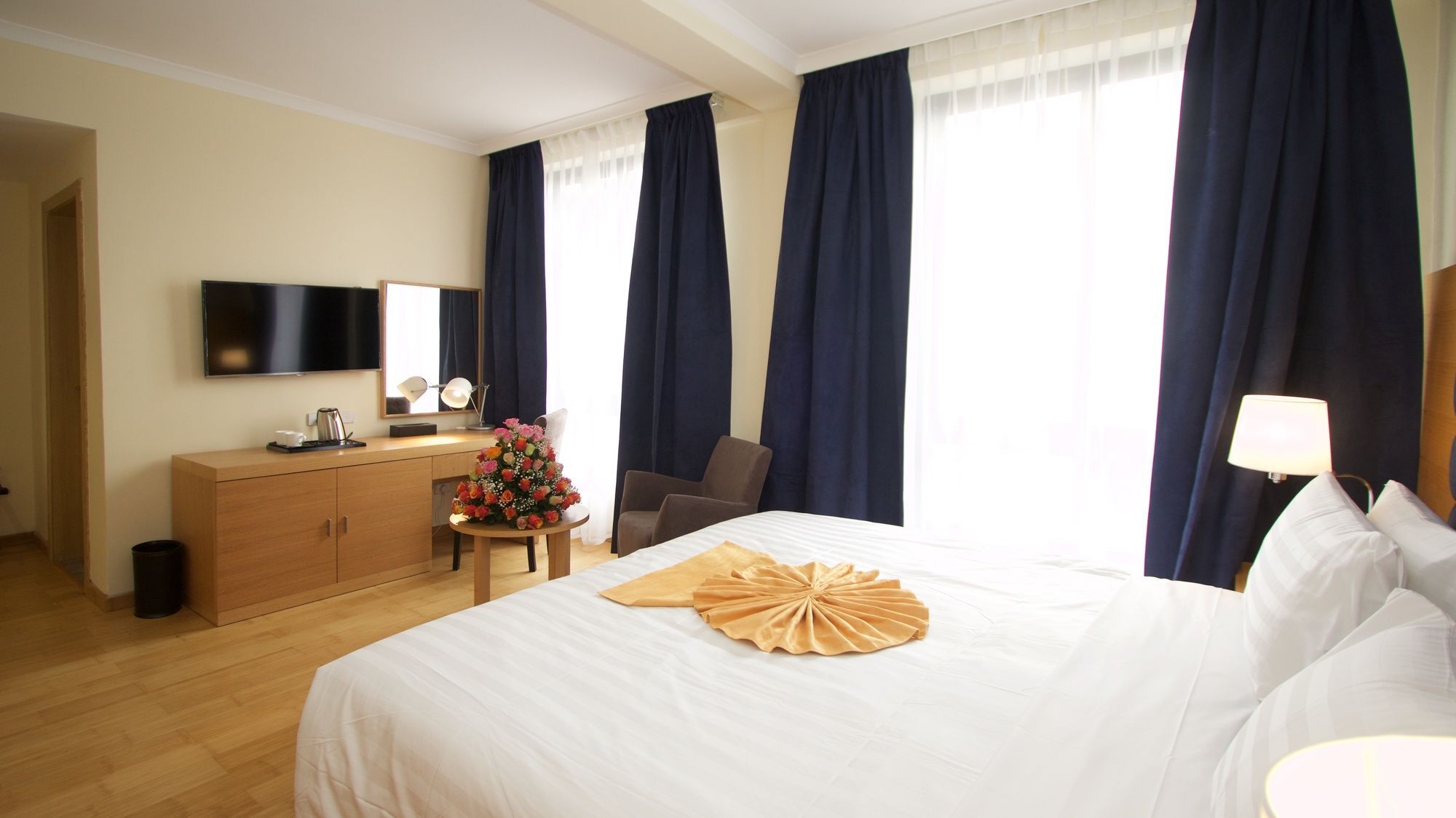 Yober Hotel Аддис-Абеба Экстерьер фото