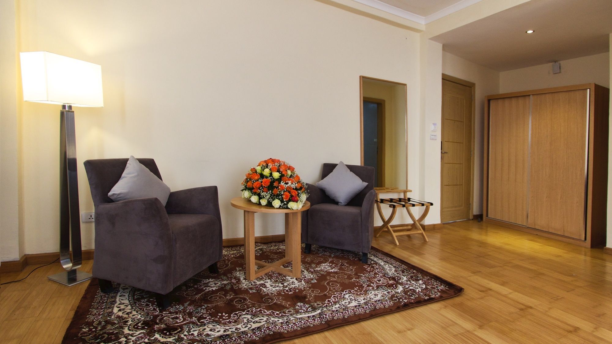 Yober Hotel Аддис-Абеба Экстерьер фото
